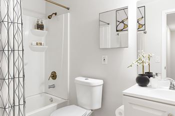 Tub/shower combination